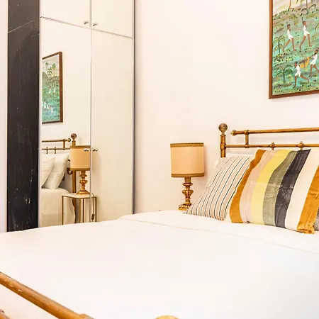 Vintage Flat Roma