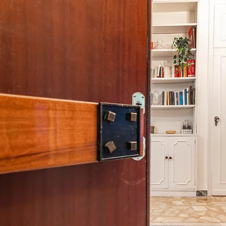 Апартаменты Vintage Flat